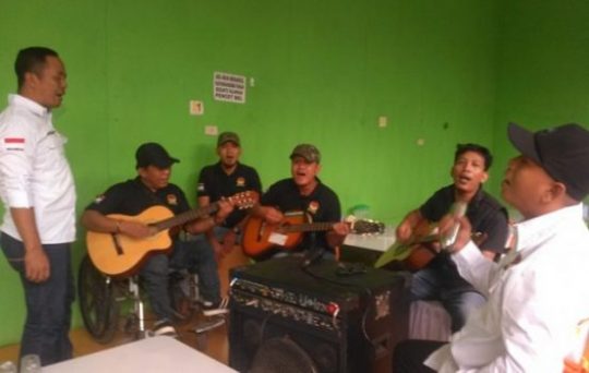 Pengukuhan Pengurus GRN Lampung Dihibur Musik Akuistik Musisi Jalanan Kosela