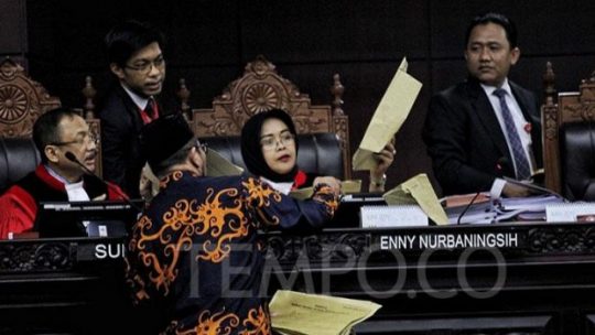 Mengubah-ubah Keterangan, Saksi Kubu Jokowi Ditegur Hakim MK