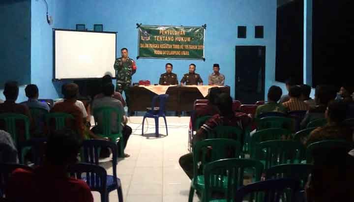 Suasana penyuluhan hukum dalam TMMD ke-105 di Lampung Utar