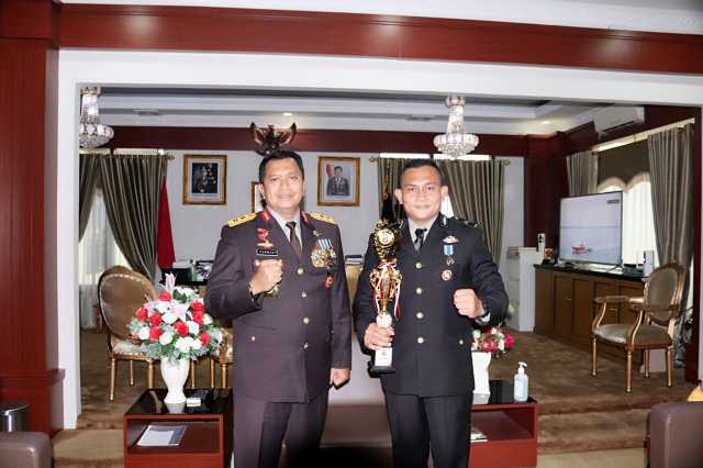 Jadi Polisi Teladan, Bhabinkamtibmas Jagabaya III Raih Pin Perak Kapolri dan Penghargaan Kapolda Lampung