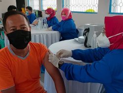 Ratusan Warga Binaan Lapas Kotaagung Jalani Vaksinasi Covid-19