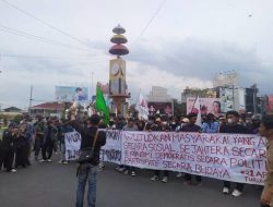 Aksi di Bundaran Adipura Bandarlampung, Ini Tujuh Tuntutan Mahasiswa Lampung