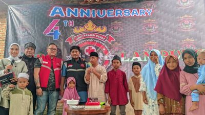 Rayakan Ultah, URC Ojol Lampung Berbagi dengan Anak Yatim
