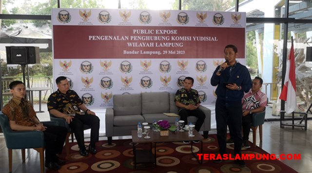 Ketua Komisi Yudisial Mukti Fajar pada acara ekspos pengenalan penghubung Komisi Yudisial Wilayah Lampung, Senin (29/5/2023).